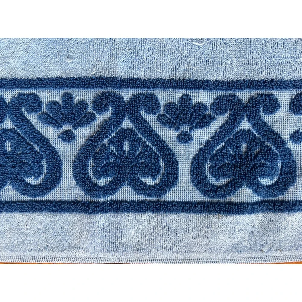 Vintage Sears Superplush Bath Towel Blue Heart Border Jacquard Made in USA 45x24